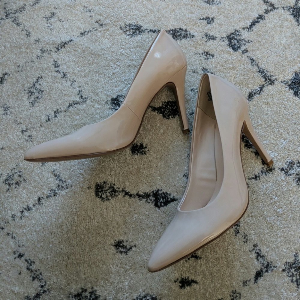 Cream patent pumps